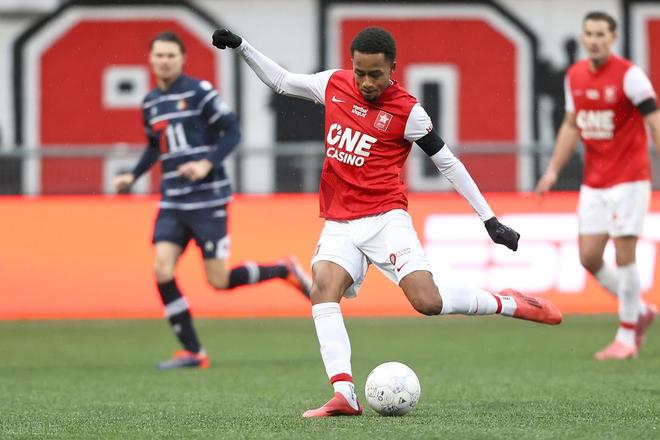 在社交媒体 在社交媒体