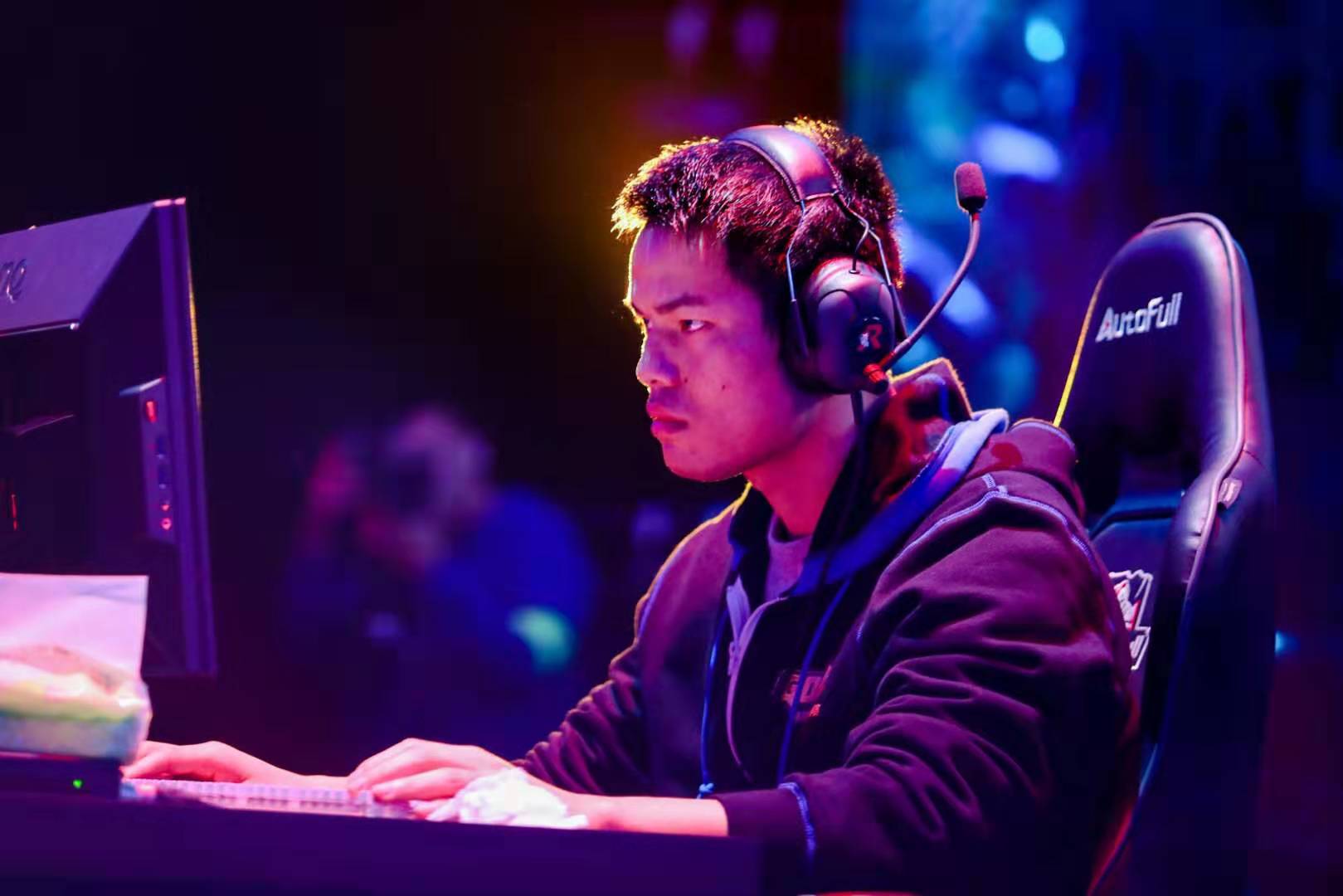 也让某些球 也让某些球